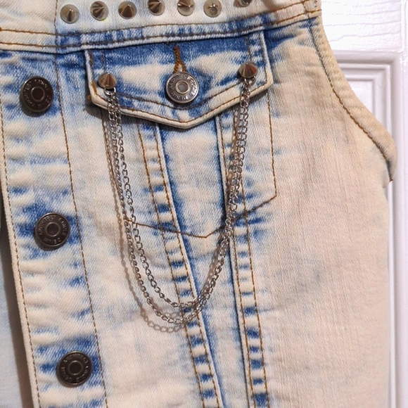 Stonewashed Denim Vest, ChiQle, Size M - Picture 4 of 13